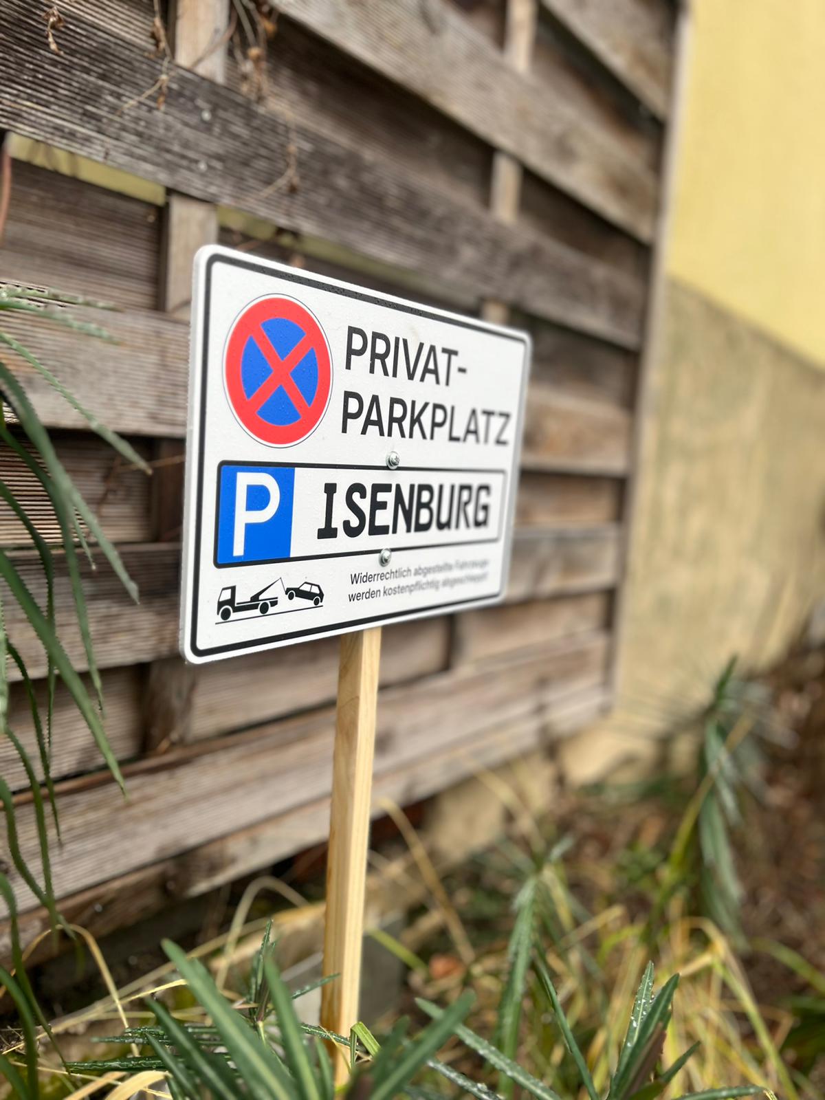 Parken bei ISENBURG Tiermarkt in Menden